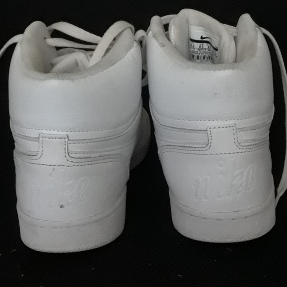 Nike sneakers - Picture 3 of 4